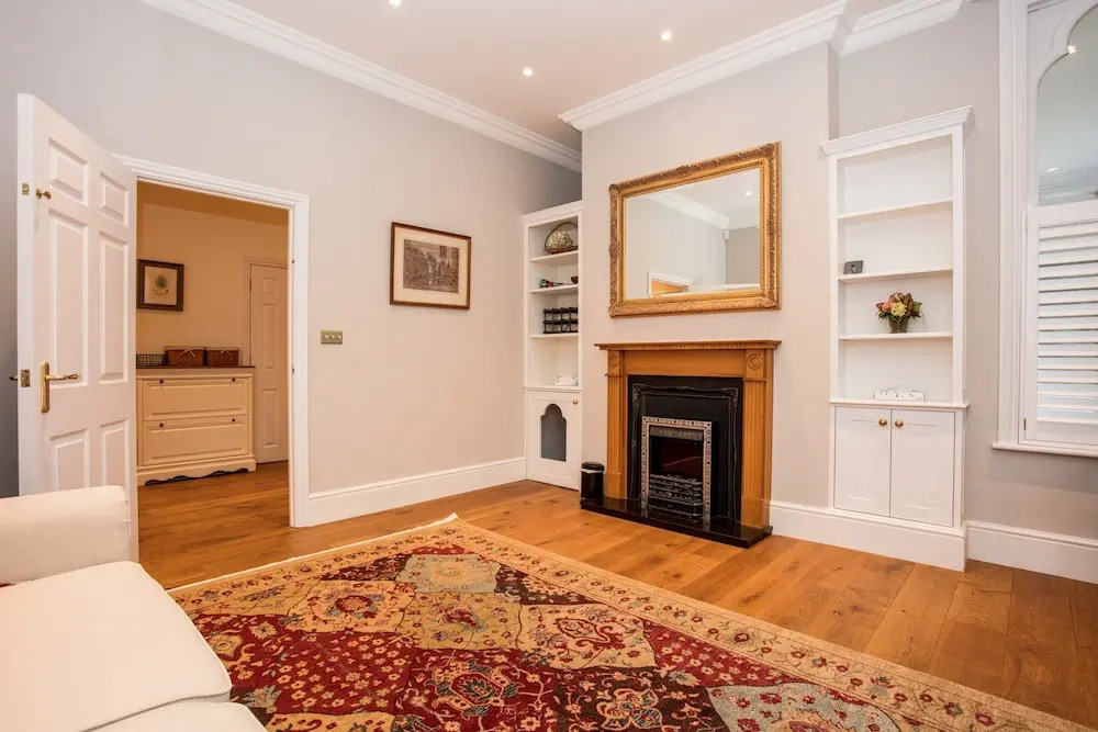 Spacious 2 Bedroom Flat With Garden