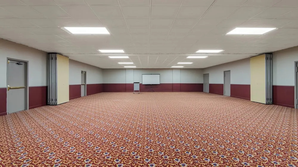 Red Roof Inn & Conference Center Chicago - Aurora Fox Valley