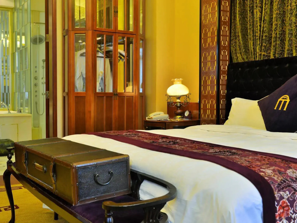 Mansion Hotel