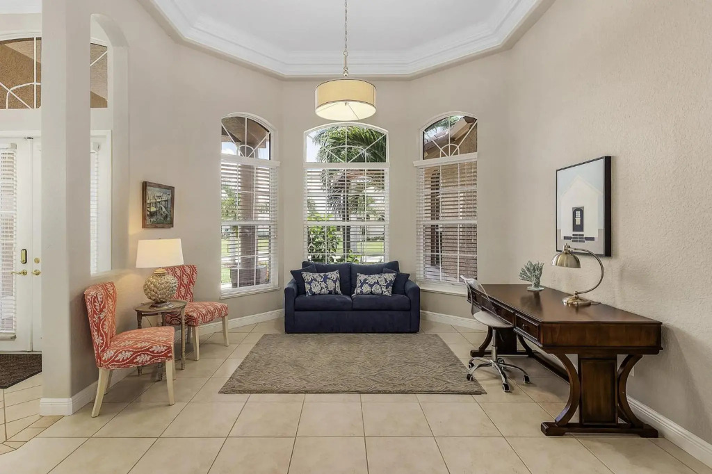 Waterfront Villa Ocean Drive ID1431