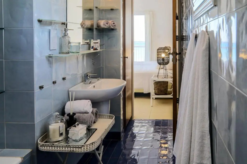 Phaedrus Living: Seaside Luxury Villa Anafi