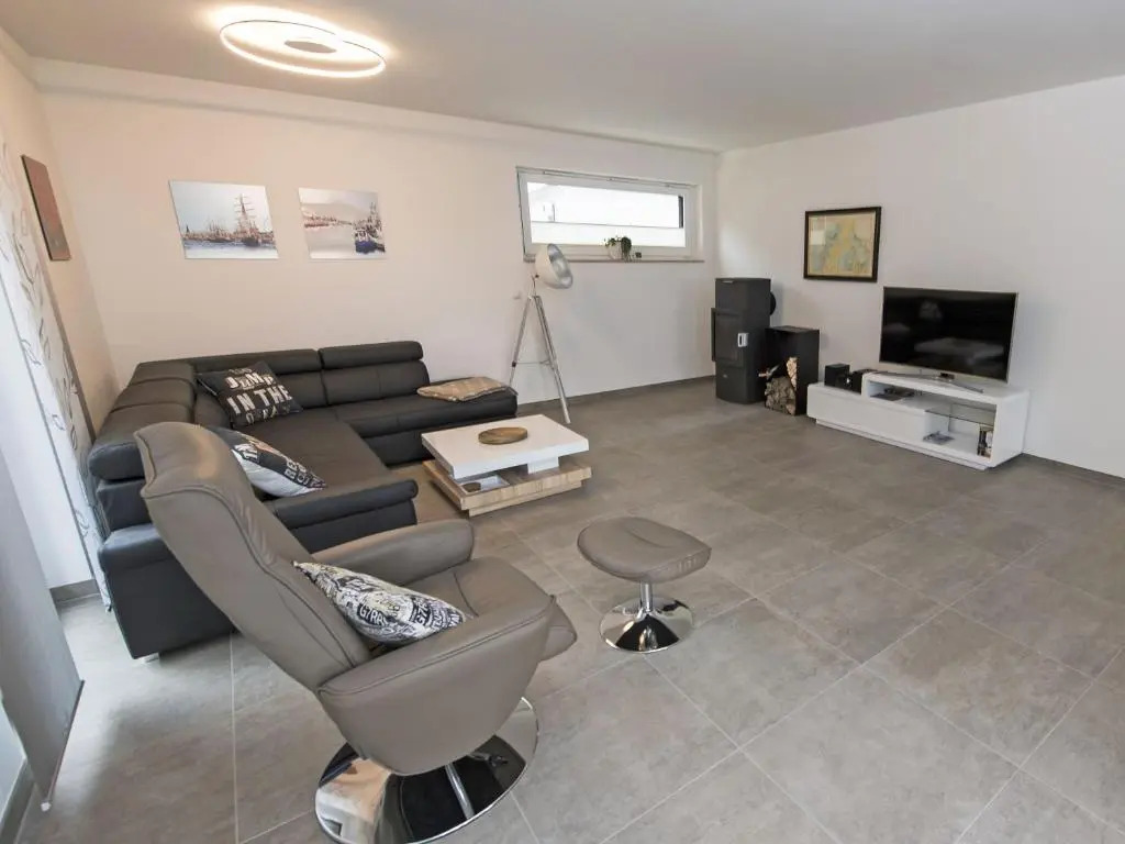 Haus "Jasmund" F 646 WG 01 im EG mit Kamin und Terrasse