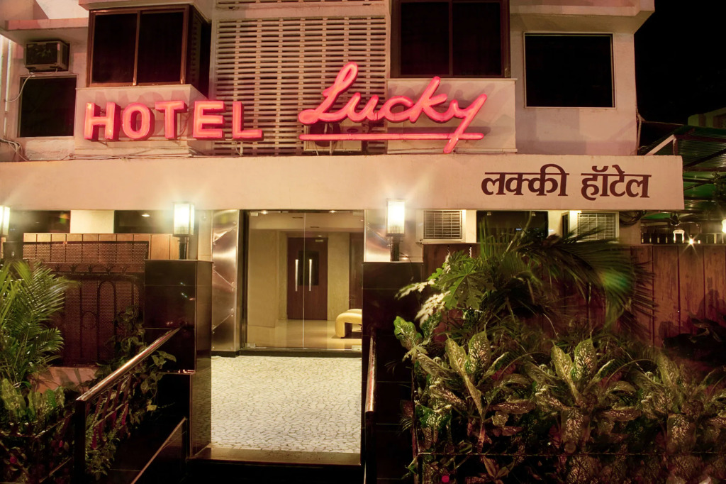 Hotel Lucky Bandra