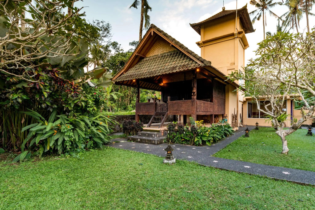 Tanah Merah Art Resort by AGATA