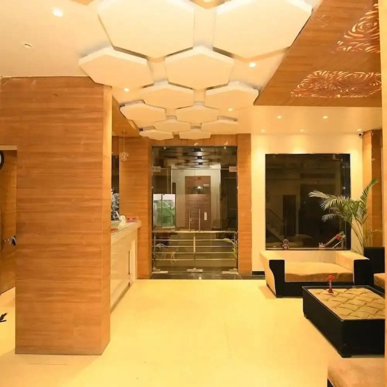 Super Townhouse Collectorate Circle Formerly LD Prime