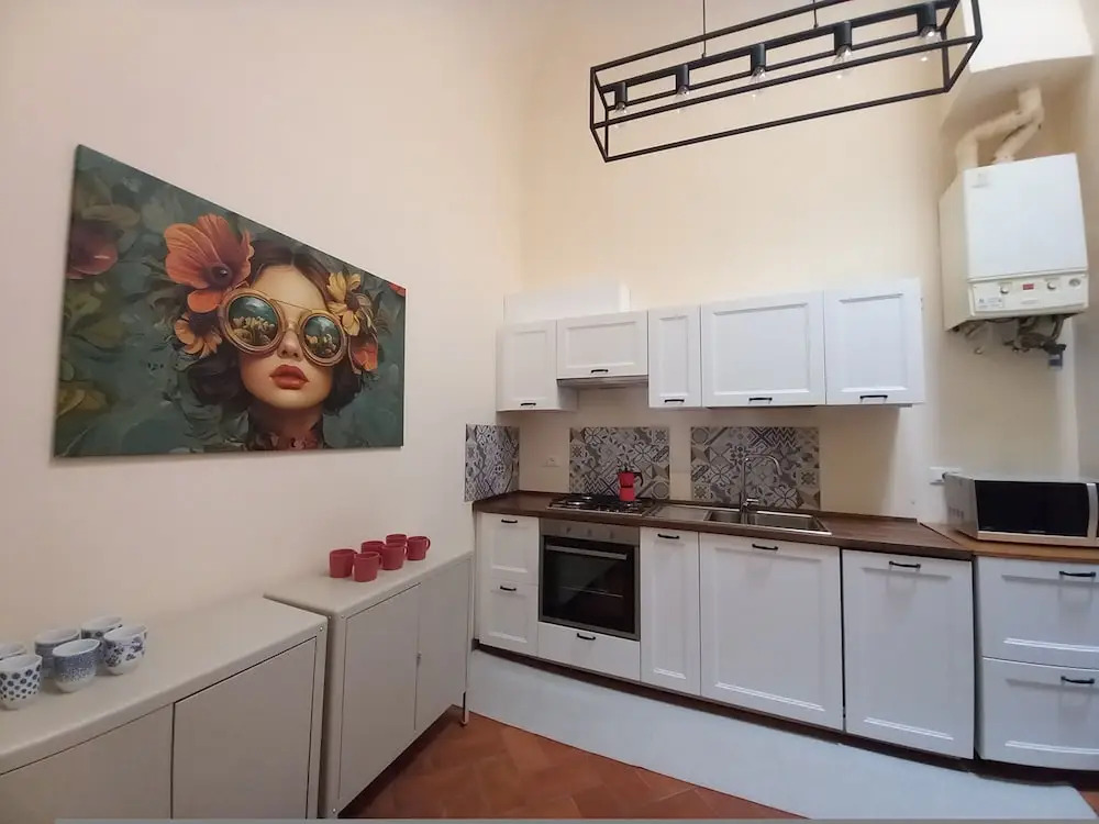 Moro in Firenze With 4 Bedrooms and 2 Bathrooms