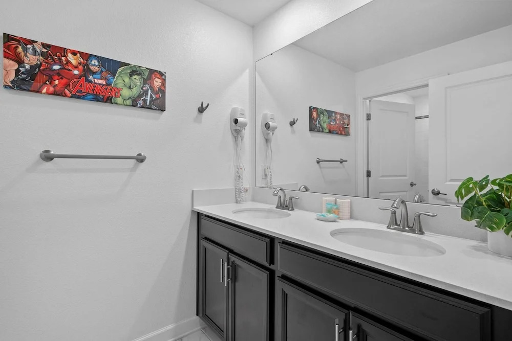 Relaxing Getaway Near Disney With Pool Themed Rooms