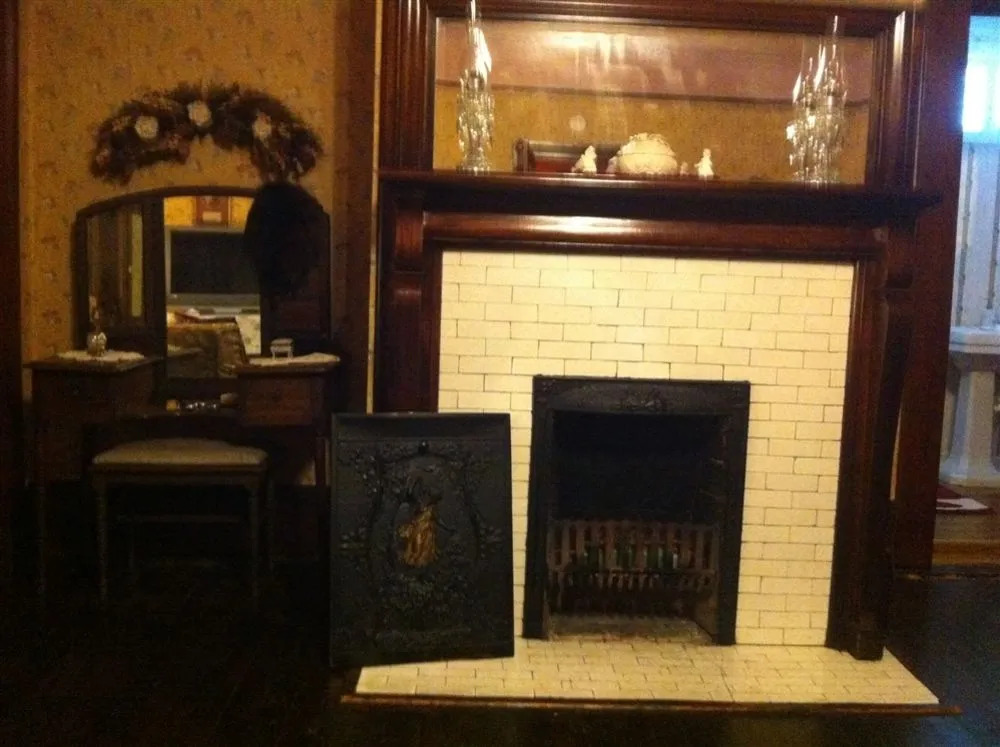 The Simmons-Bond Inn