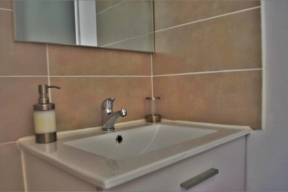 Beautiful New Apartment at Saint-Charles Station