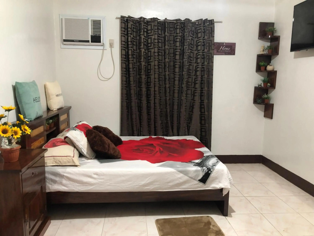 15pax-2minutes to Vigan-Rose and Fer Transient-2 Bedroom House