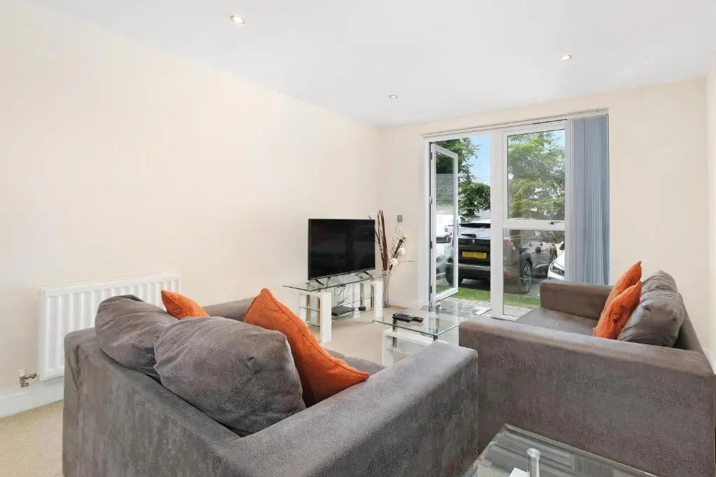Alder House Serviced Apartment by Ferndale