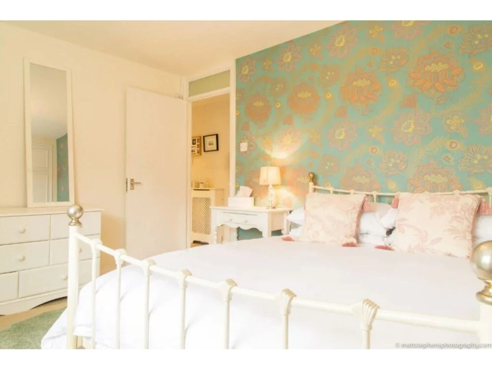 Newly Renovated Hove Apartment