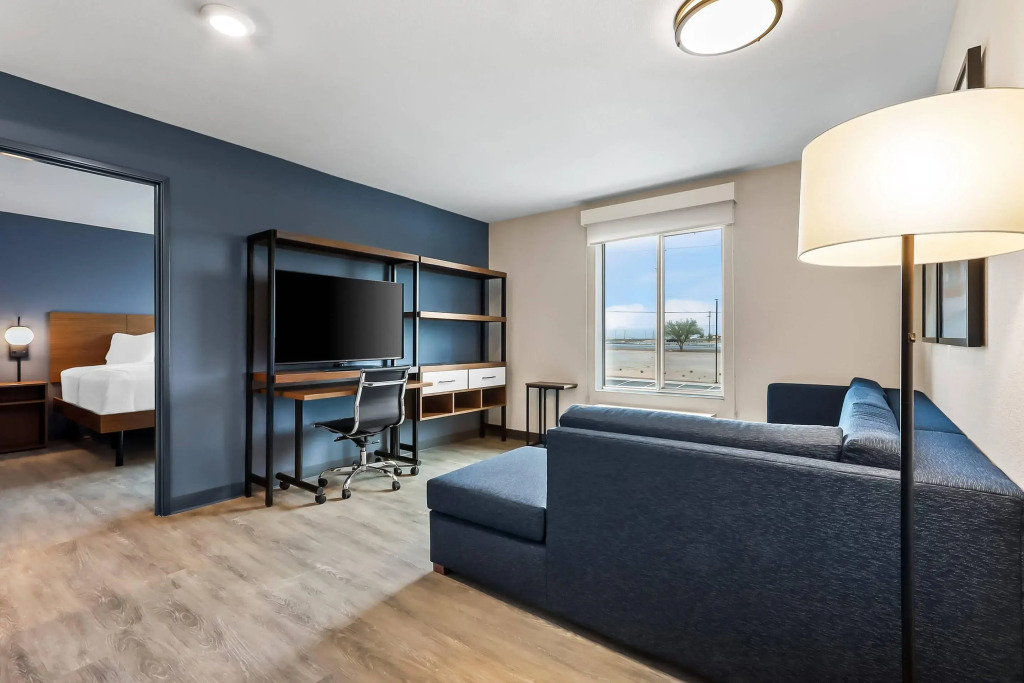 Everhome Suites El Paso Airport Near Fort Bliss by Choice Hotels