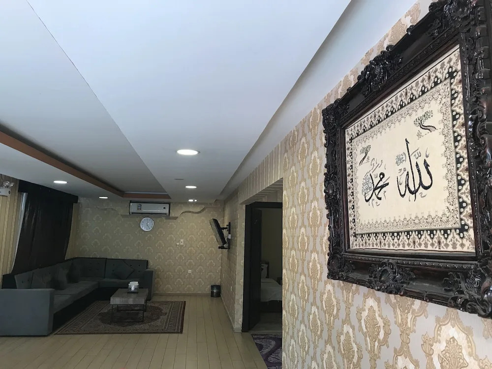 شركه قريه الدولفين الترفيهيه