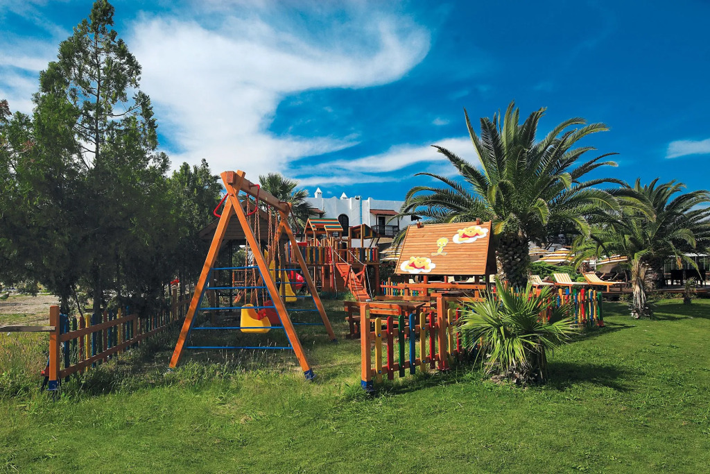 Costa Bitezhan Beach Hotel