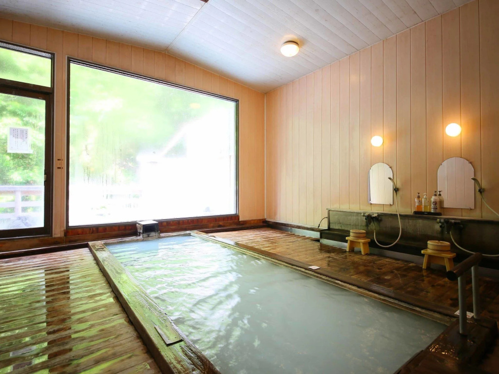 Shirahone Onsen Tsuruya Ryokan