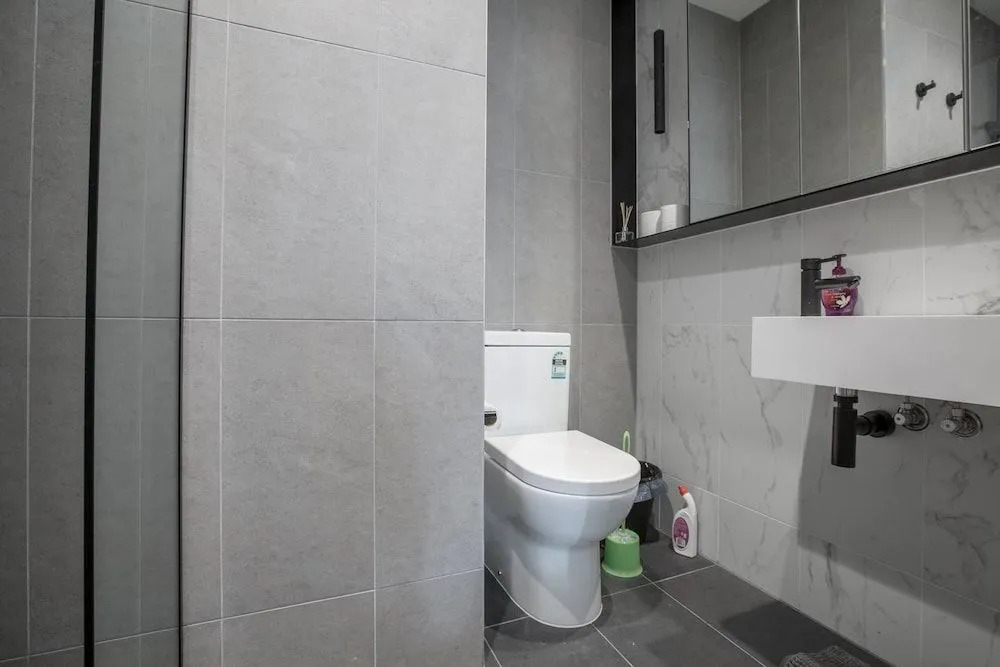 Brand New APT with Sea Views in Heart of St Kilda