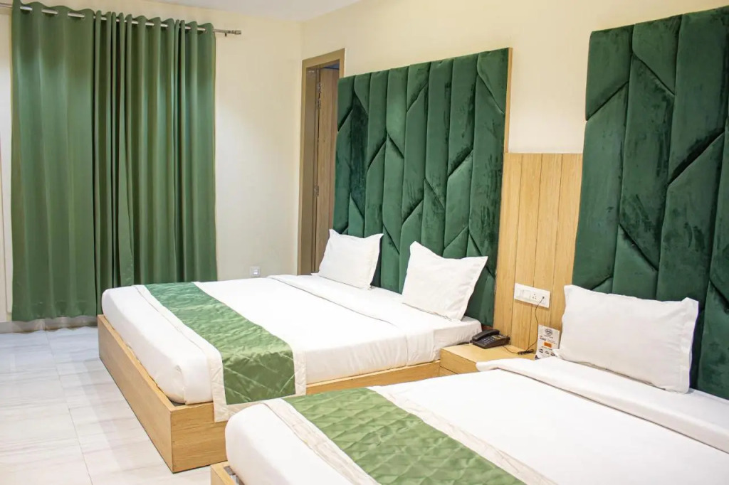 Hotel Global Inn - Few steps walk to Golden Temple