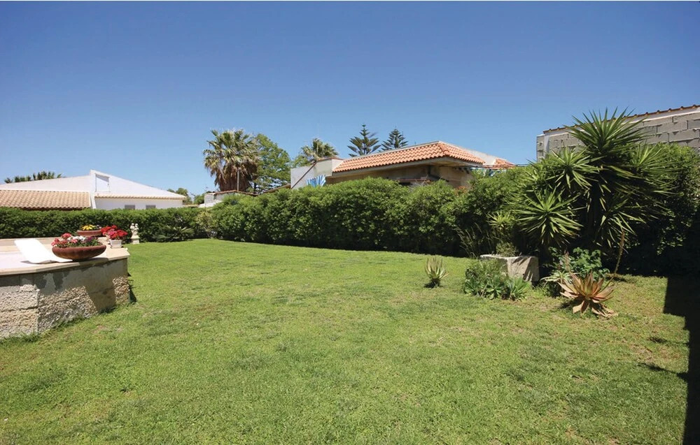House with 2 Bedrooms in Ispica, with Enclosed Garden - 150 M From the Beach