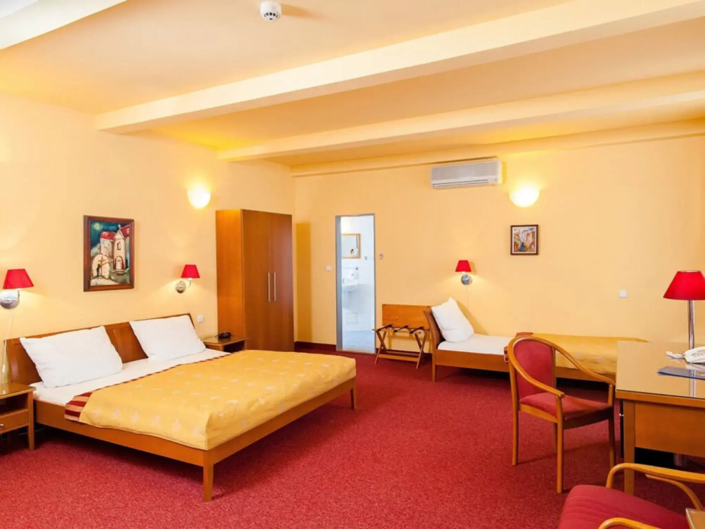 Cloister Inn Hotel