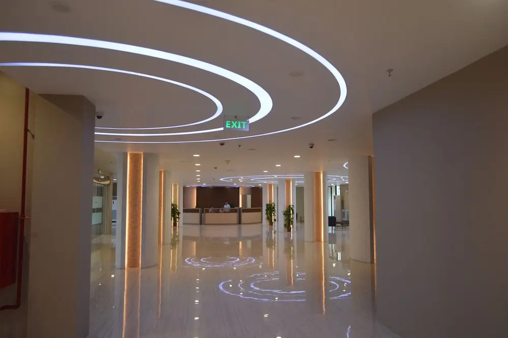 Airport Avenue Hotel