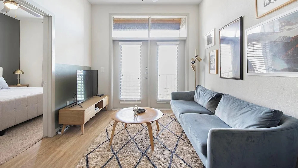 Landing Apartments Near Southtown