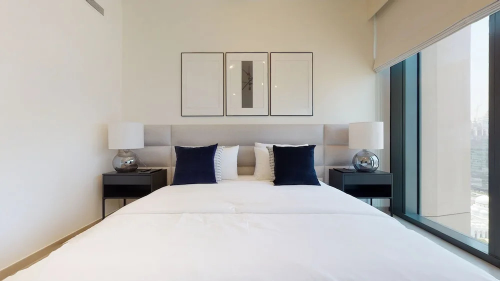 Stylish 23rd Floor Apartment at BLVD
