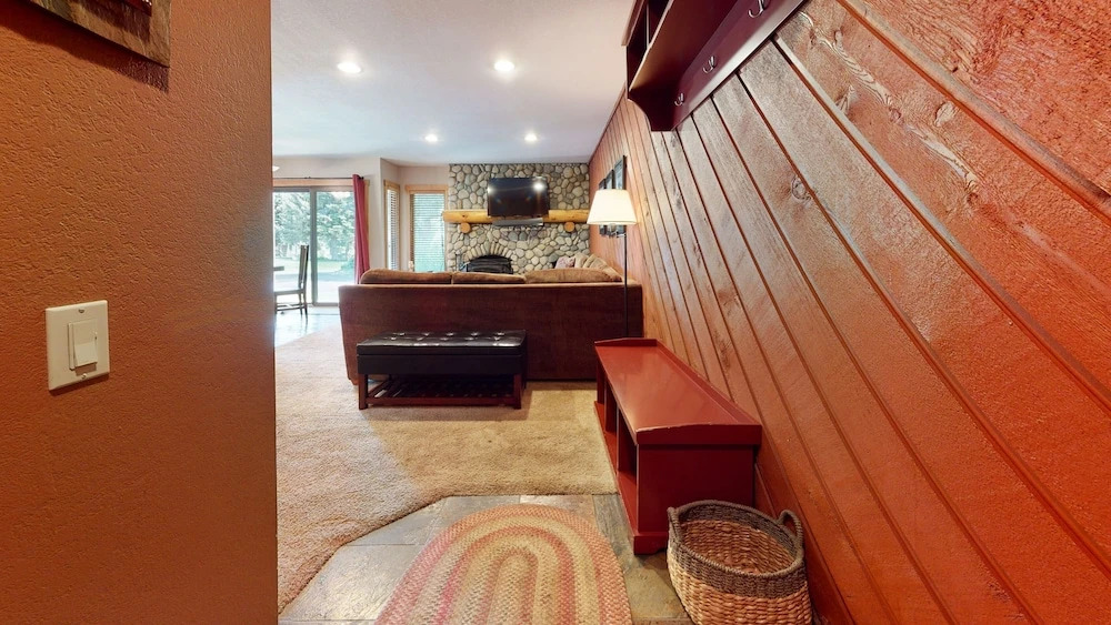 Snowcreek II 247 Pet-Friendly, Cozy, On the Snowcreek Meadow by RedAwning
