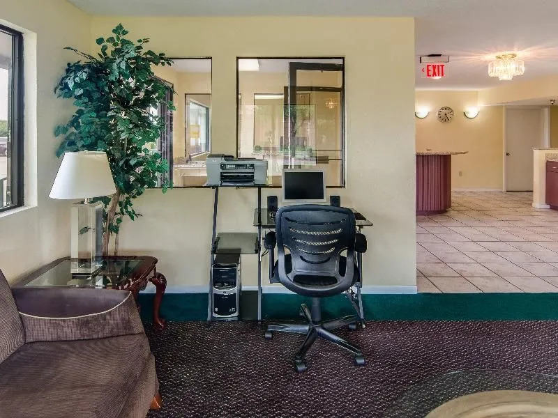 Comfort Inn Brookhollow