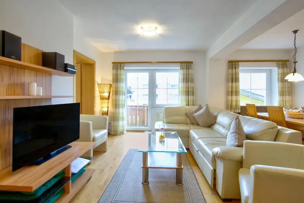 Vicky Apartment - Central, Mountain Stay