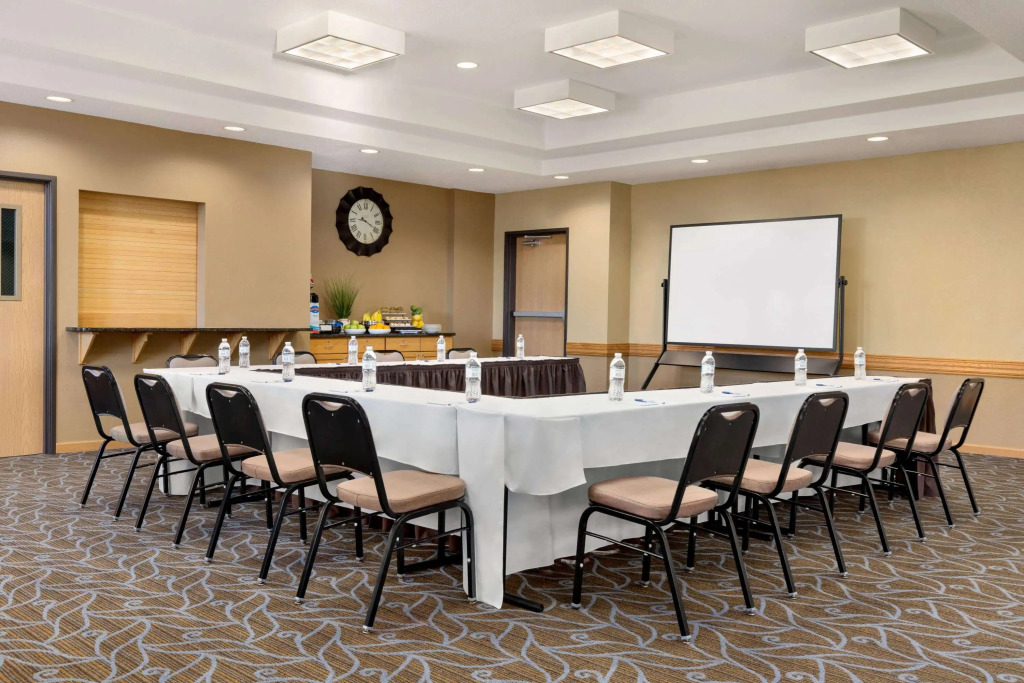 Baymont by Wyndham Owatonna