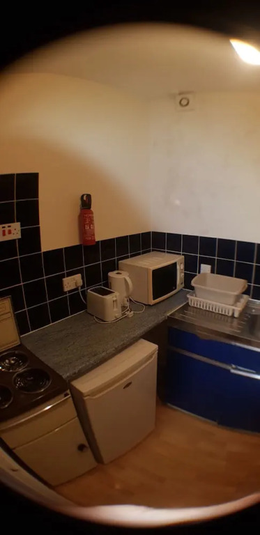 Flat Sleeps 6 with On-Street Parking