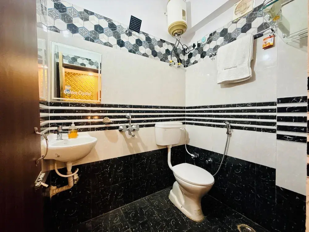 Hotel Golden Crystal Best Hotel in kankarbagh Patna