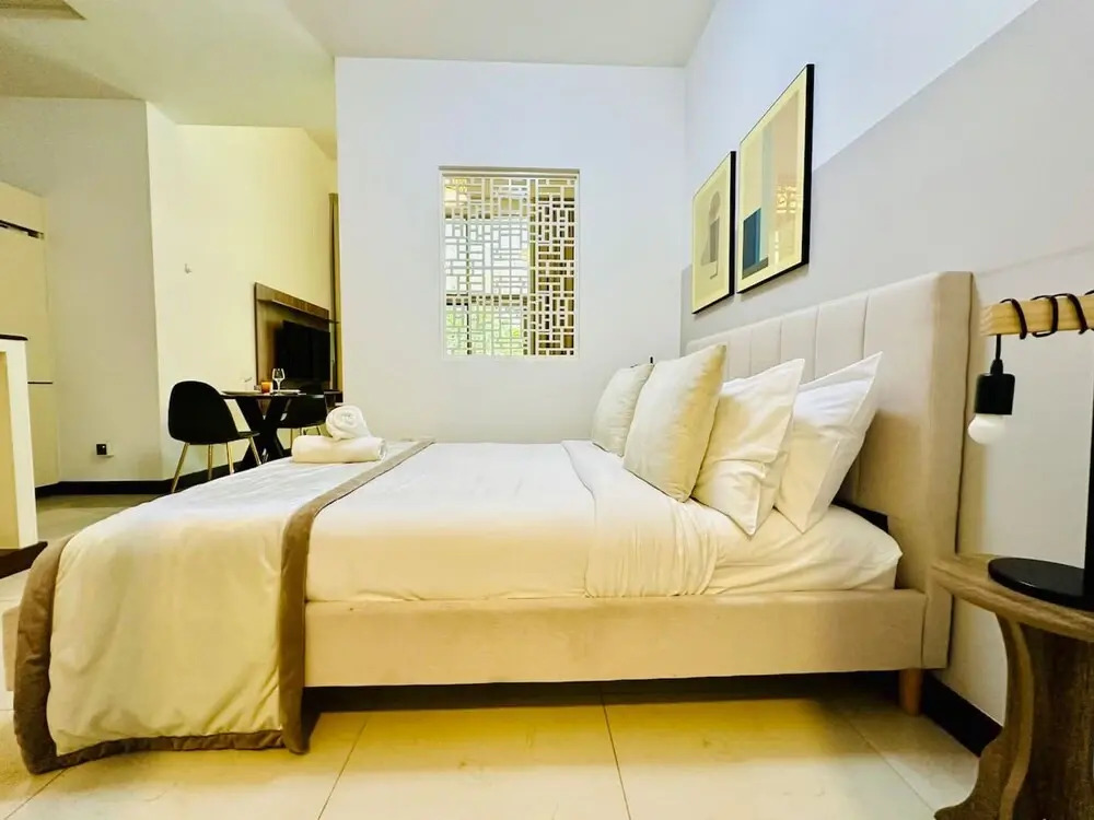 Studio in JVC w Premium Amenities Near Circle Mall