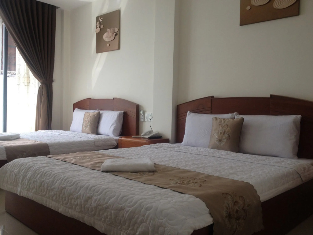 Au Lac Hotel