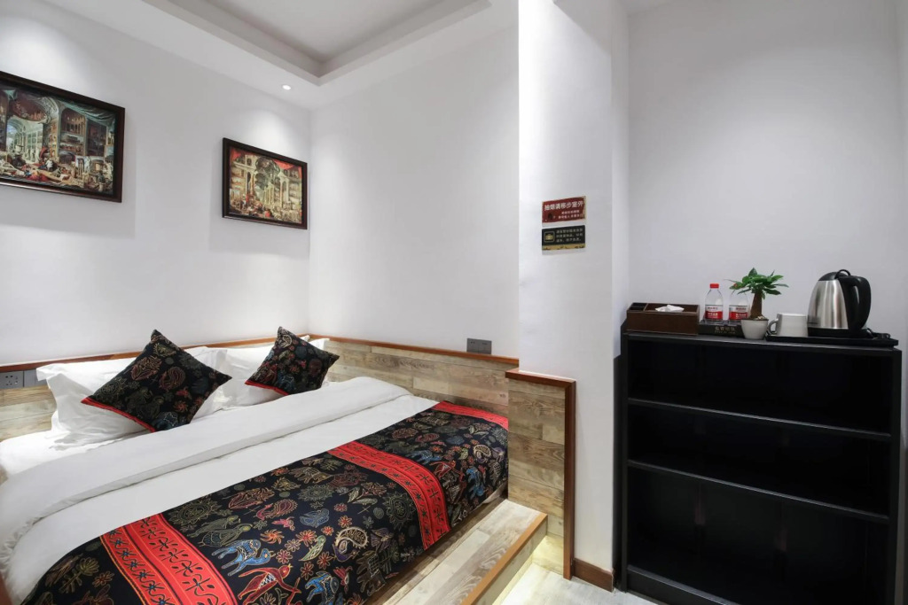 Zou Qu Ye Travel Hotel