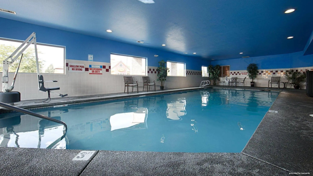 Best Western PLUS Peppertree Airport Inn