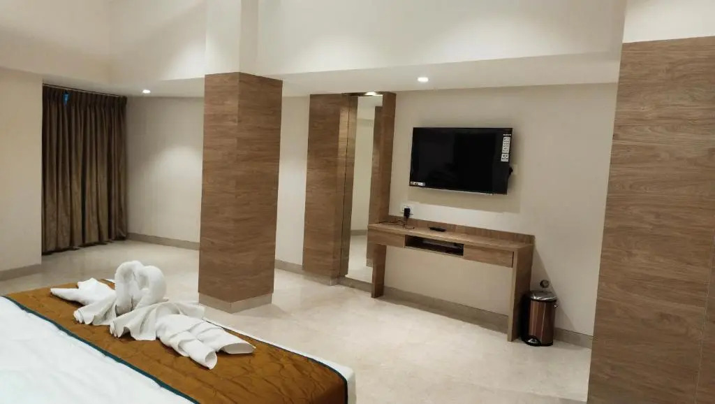 The Paradise Hotel - LUXURY STAY