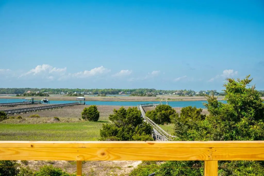 Sound Bite by Oak Island Accommodations