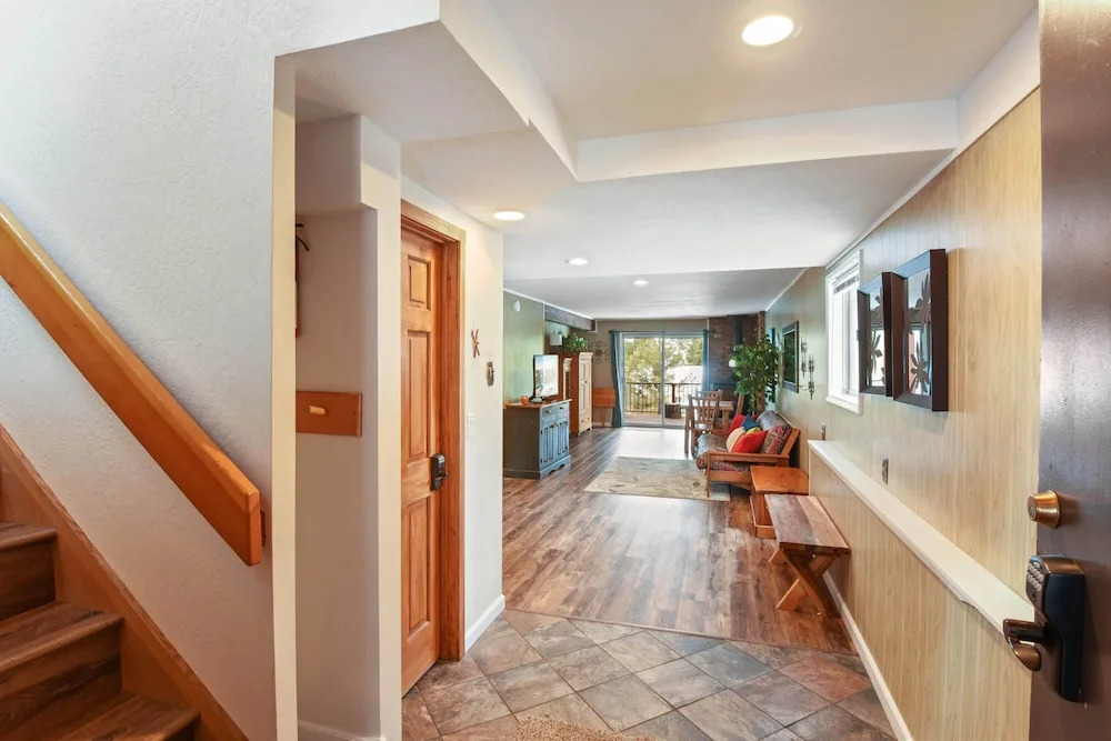 Lakeview Tree House