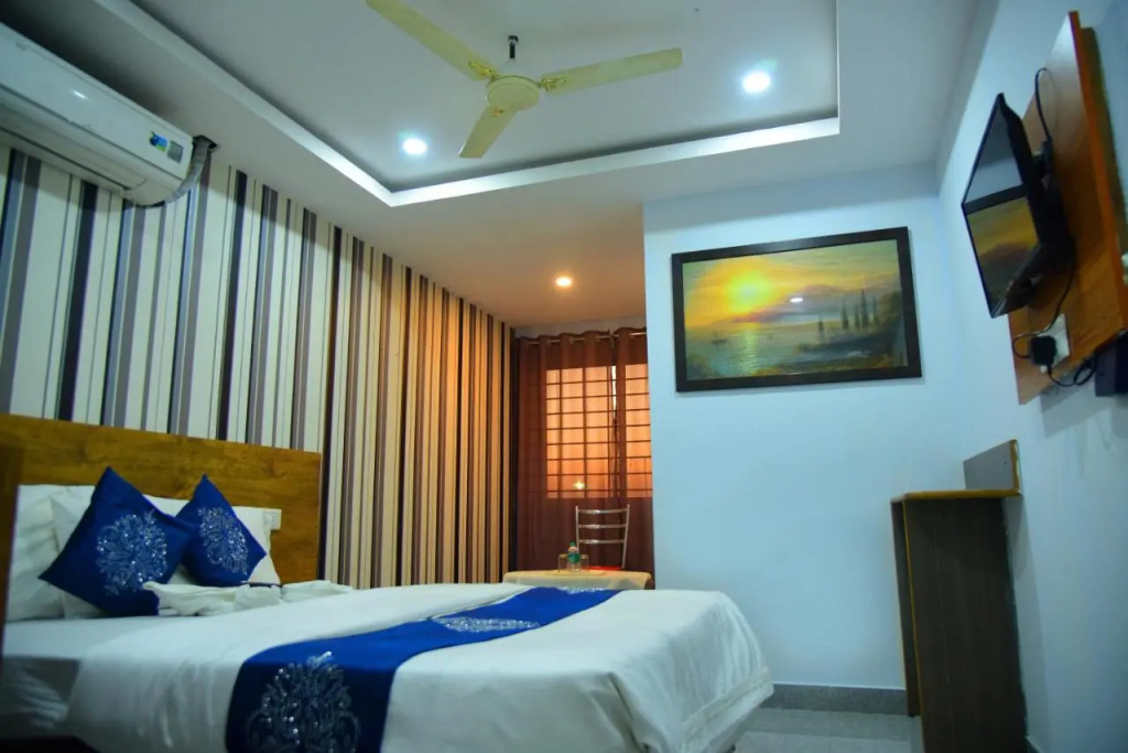 Hotel Housefinch Residency