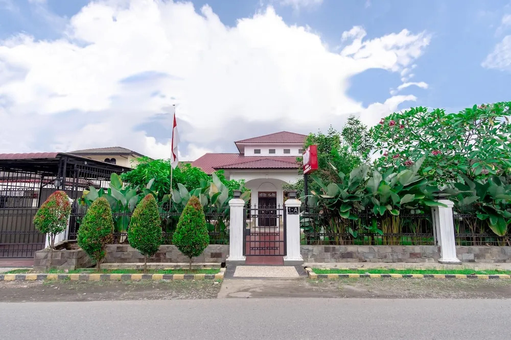 OYO 1632 1000 House Syariah