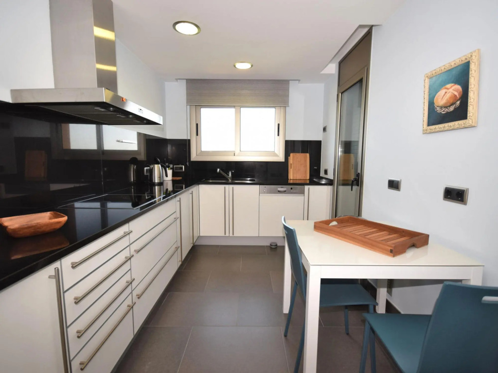 Comfortable apartment in Castell d'Aro with terrace