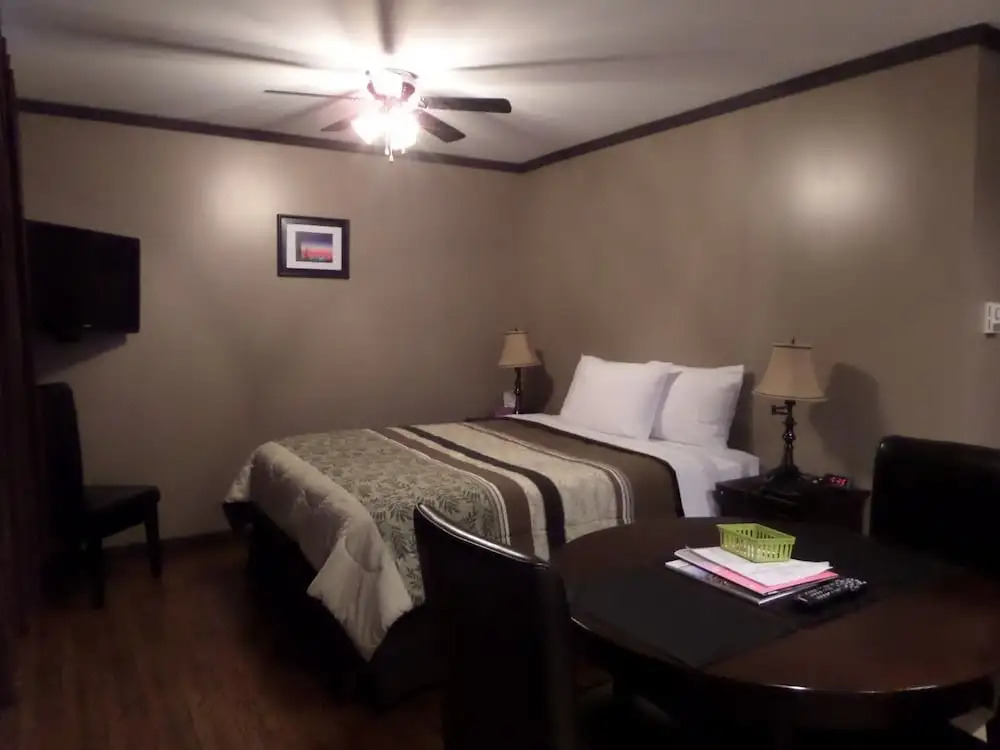 Riverside Motel