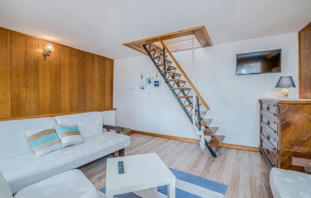 2 Bedroom Gorgeous Home In Baska
