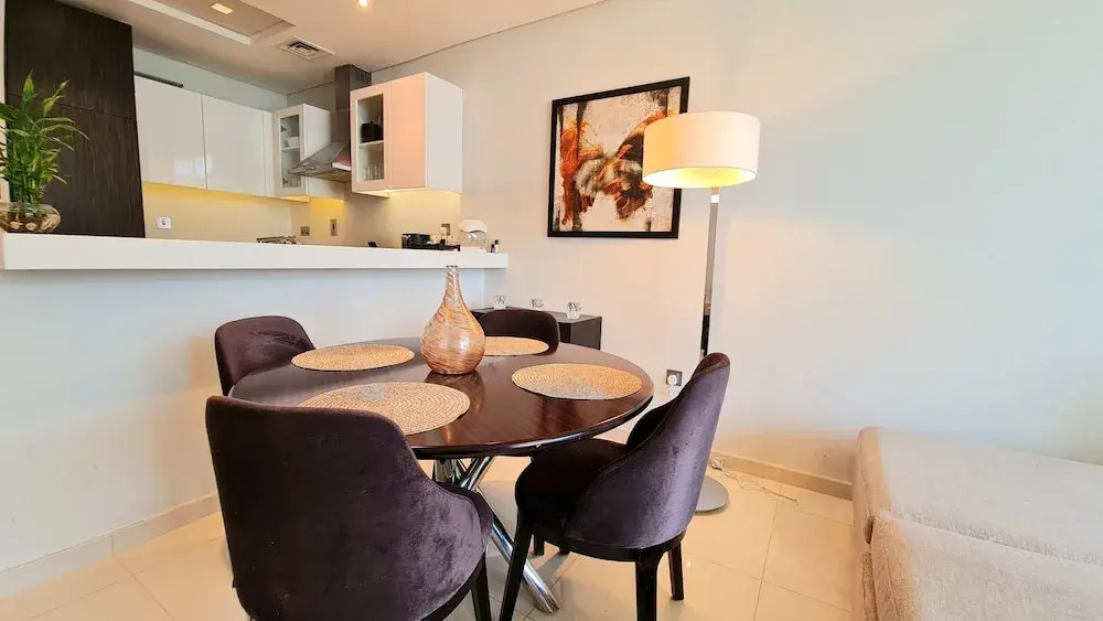 Marco Polo - Serene 1 BR APT amidst Golf Course with Gym & Pool