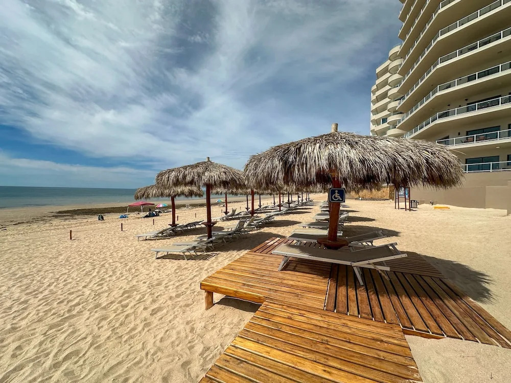 New 3BR Ground Floor Las Palomas Condo