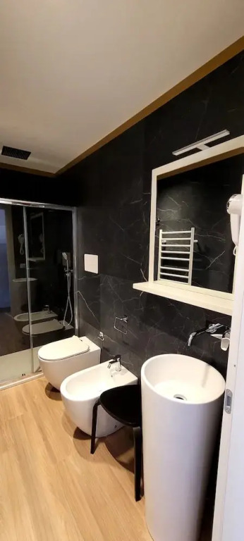 Th Luxury Central