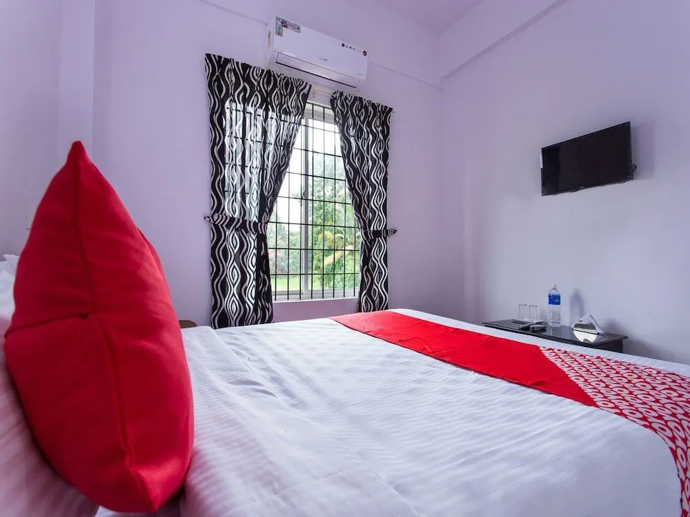 OYO 15599 Reem Residency