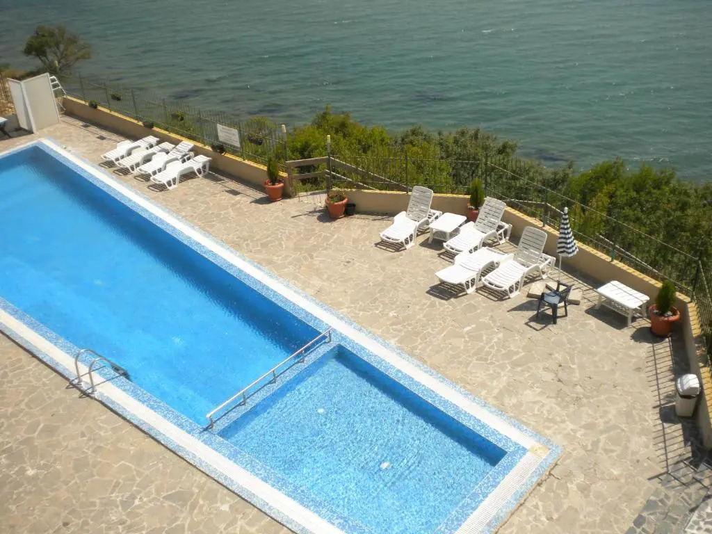 Coral Beach Apartment